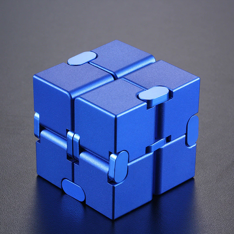 Infinity Cube Antistresová kocka kovová - modrá Modrá